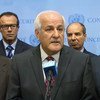 Riyad Mansour, embajador palestino ante la ONU, acompañado de los embajadores del Grupo Árabe. Foto: Captura de video.