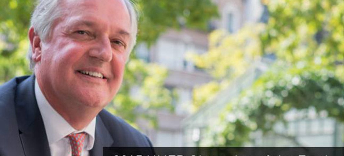 Winner of this year’s United Nations Champions of the Earth Award in the Entrepreneurial Vision category Paul Polman, the Chief Executive Officer (CEO) of Unilever.