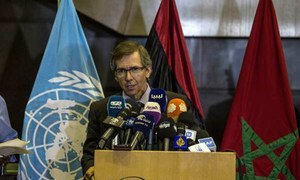 Le Représentant spécial pour la Libye, Bernardino Leon, lors d'une conférence de presse à Skhirat, au Maroc. Photo MANUL