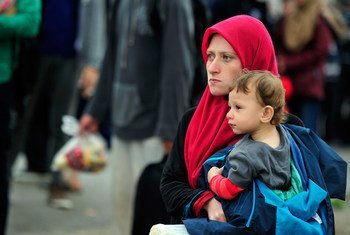 抵达前南斯拉夫马其顿共和国的女性难民  图片/儿基会 Tomislav Georgiev