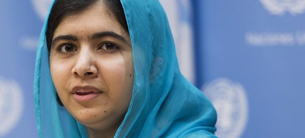 La ganadora más joven del Premio Nobel, Malala Yousafzai, se dirige a la prensa durante el día de inauguración de la Cumbre sobre Desarrollo Sostenible en la ONU. Foto: ONU/Mark Garten