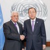 Пан Ги Мун и Махмуд Аббас в Нью-Йорке в ходе 70-й сессии Генеральной Ассамблеи Фото ООН/Марк Гартен