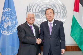 Пан Ги Мун и Махмуд Аббас в Нью-Йорке в ходе 70-й сессии Генеральной Ассамблеи Фото ООН/Марк Гартен