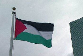 Le drapeau palestinien flotte pour la première fois au siège des Nations Unies. Photo Radio ONU