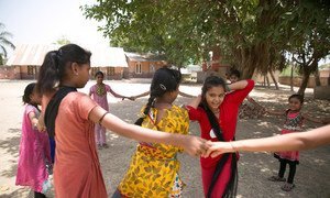 Des adolescentes jouant en Inde. Photo UNICEF/Ruhani Kaur