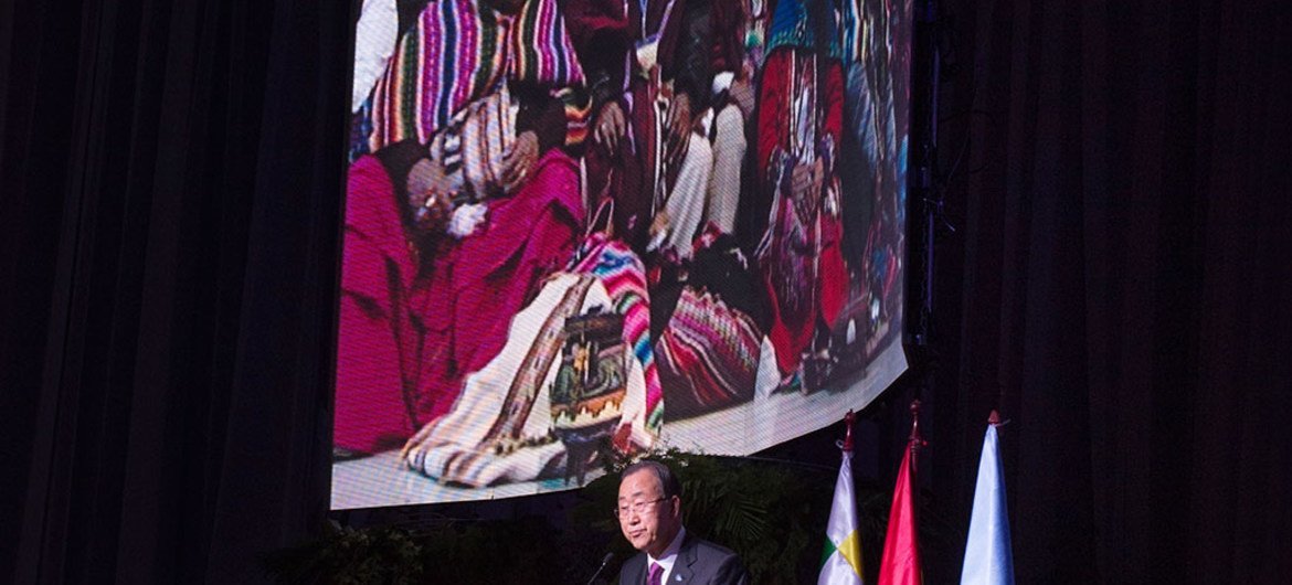 Пан Ги Мун на конференции в Кочабамбе, Боливия  Фото ООН/Эскиндер Дебебе