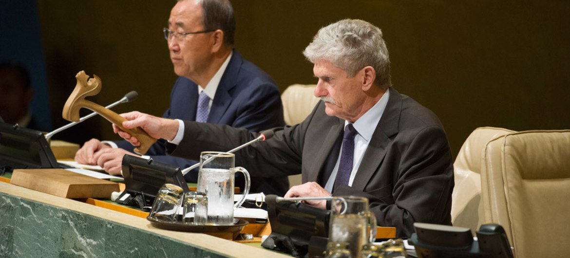 Mogens Lykketoft (right), President of the seventieth session of the General Assembly, presides over a meeting at Assembly at the UN Headquarters, in Ne York. At his side is Secretary-General Ban Ki-moon. (file)