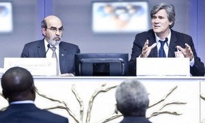 FAO Director-General José Graziano da Silva and French Minister of Agriculture Stéphane Le Foll at a side event of the Committee on World Food Security (CFS) in Rome.