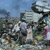 مقالب القمامة هي مصدر رئيسي لانبعاثات غاز الميثان، وتحسين الإدارة يمكن   أن يحول غاز الميثان إلى مصدر للوقود النظيف، وكذلك العمل على الحد من المخاطر الصحية. المصدر: البنك الدولي / فرحانة اسناب