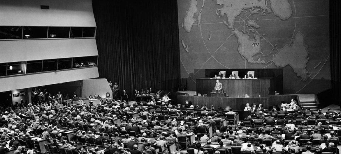 A wide view of the 82nd plenary meeting of second regular session of United Nations General Assembly, 17 September 1947.