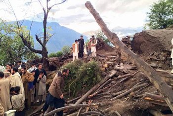 Residents view devastation caused by the earthquake in Shangla District, in the Khyber-Pakhtunkhwa province of Pakistan on 26 October 2015.