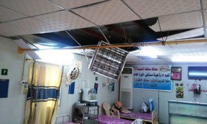 Une chambre d'hôpital endommagée par le conflit au Yémen.