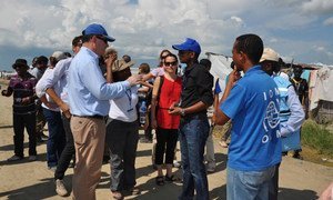 In South Sudan, OCHA Director of Operations John Ging (left) and representatives from USAID and the UK DFID visit the UN Protection of Civilians site in Malakal during a one-day visit to Upper Nile State.