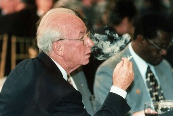 Le Premier ministre d'Israël Yitzhak Rabin (assassiné le 4 novembre 1995) lors des célébrations du 50ème anniversaire des Nations Unies, le 24 octobre 1995. Photo : ONU / Evan Schneider