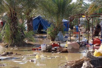 Наводнение  в лагере  Такия в Багдаде, вызванное проливными дождями  в конце октября   2015 года. Фото Управления ООН по координации гуманитарных вопросов/  Темба Линден