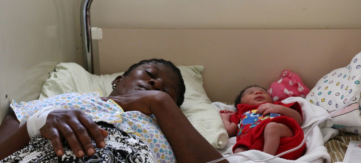 Women receive maternal health support in Port-au-Prince in Haiti, at "Maternité SONUB de Petite Place Cazeau", supported by the UN Population Fund (UNFPA). 8 July, 2015