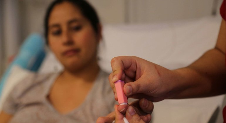 Una paciente en Chile se hace una prueba de sangre. 