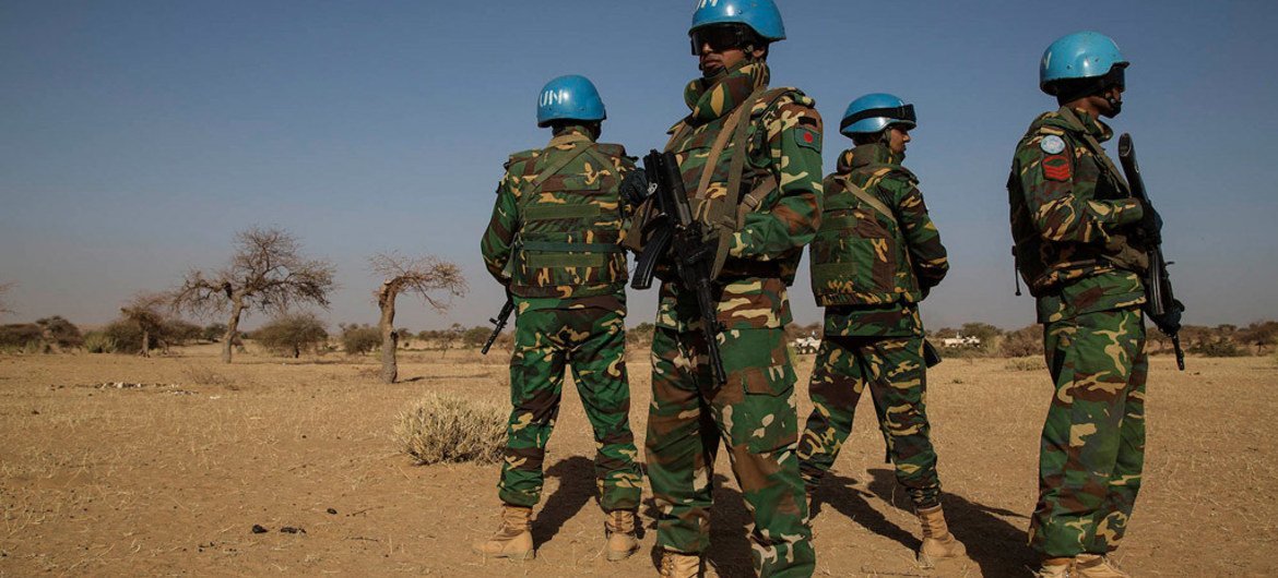 Des Casques bleus de la Mission multidimensionnelle intégrée des Nations Unies pour la stabilisation au Mali (MINUSMA). Photo MINUSMA/Marco Dormino
