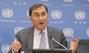 Assistant Secretary-General on Climate Change Janos Pasztor briefs the press.