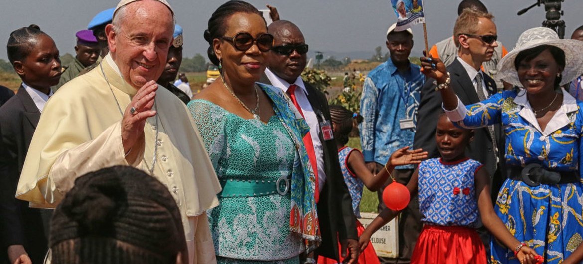 Pope Francis,(left) and President Caterine Samba Panza of the Central African Republic (CAR), in the capital Bangui.