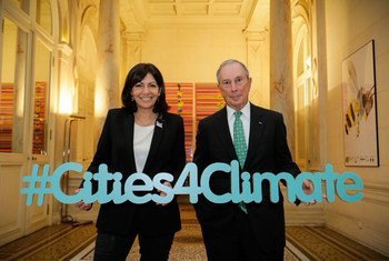 Anne Hidalgo, Mayor of the City of Paris and Michael R. Bloomberg, the UN Secretary-Generals Special Envoy for Cities and Climate Change, co-host the Climate Summit for Local Leaders on the margins of the UN climate change conference. 4 December 2015.