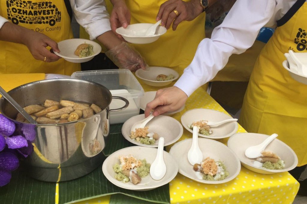 Prominent chefs from Thailand and Australia use ingredients that are usually discarded to dish up meals for people in Bangkok, to raise awareness on food waste.