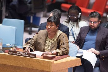 La Procureure de la Cour pénale internationale (CPI), Fatou Bensouda, s'adresse au Conseil de sécurité au sujet du Soudan et du Soudan du Sud. Photo ONU/Eskinder Debebe