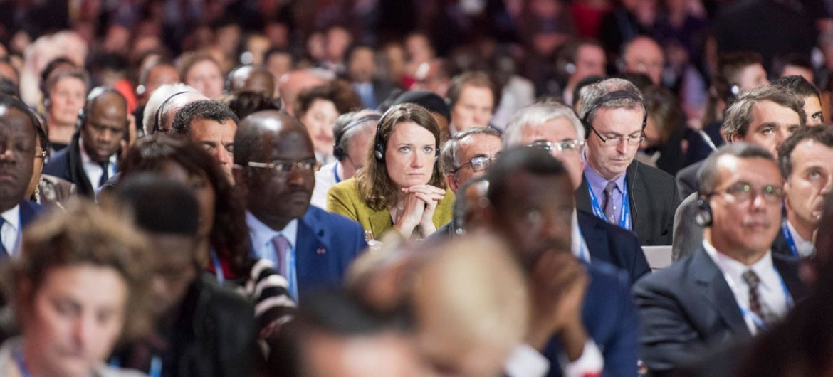 Ceremonia de clausura de la COP21, en París en diciembre. Foto: ONU/Mark Garten