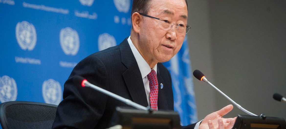 الأمين العام بان كي مون في مؤتمره الصحفي المعتاد في آخر العام. المصدر: الأمم المتحدة / أماندا فويسارد