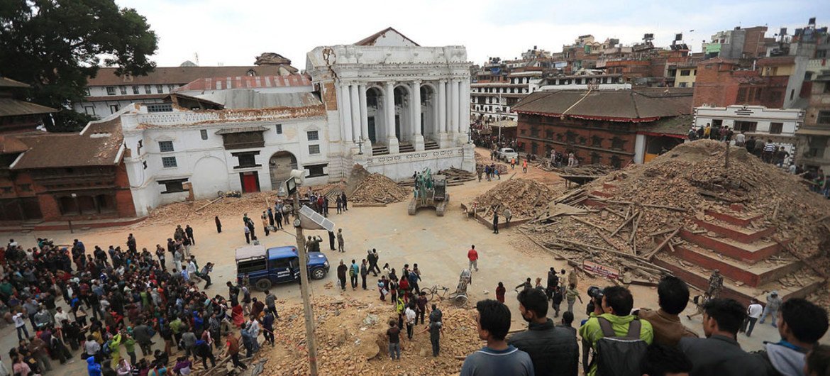 2015年5月尼泊尔地震后，联合国中央应急基金迅速拨款1500万美元。开发署图片