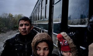 Des réfugiés, venus principalement de Syrie, d'Afghanistan et d'Iraq, au centre de réception de Vinojug à Gevgelija, dans l'ex-République yougoslave de Macédoine, à la frontière avec la Grèce.