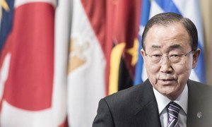 Le Secrétaire général Ban Ki-moon s'exprime devant la presse au siège de l'ONU à New York. Photo ONU/Mark Garten.