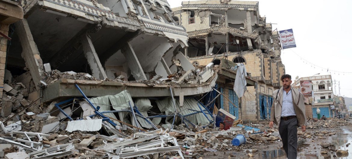 La ciudad de Saada en Yemen está devastada por los ataques aéreos. Foto: OCHA/Philippe Kropf