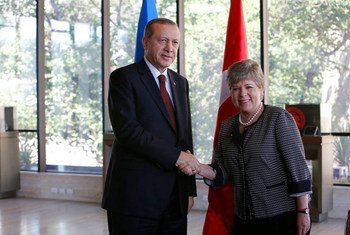 The Turkish President, Recep Tayyip Erdogan (left), with ECLAC Executive Secretary Alicia Bárcena.