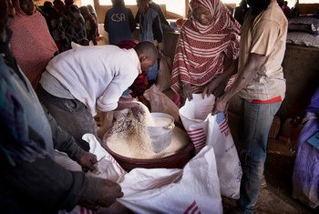 Le PAM fournit une assistance à environ 50.000 réfugiés maliens dans le camp de Mberra. Photo PAM/Agron Dragaj