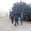 من الأرشيف: شاحنة تحمل مساعدات انسانية إلى بلدة مضايا بسوريا. صور اليونيسيف/Rafik El Ouerchefani
