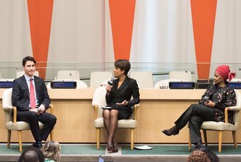 News anchor Sade Baderinwa (centre) moderates a dialogue on gender equality between Prime Minister Justin Trudeau of Canada (left), and Phumzile Mlambo-Ngcuka, Executive Director of UN Women.