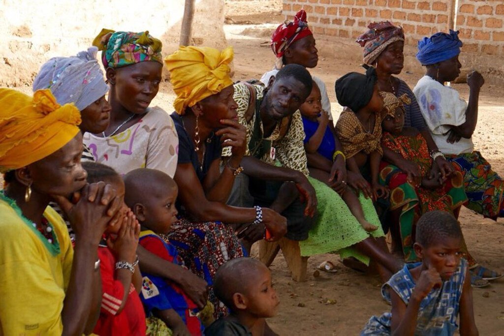Le virus Ebola est très susceptible de se propager dans les pays voisins de la Guinée, estime l'OMS