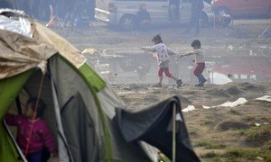 In March 2016, despite border restrictions in the Balkans, the influx of refugees and migrants to Idomeni, Greece, has continued.