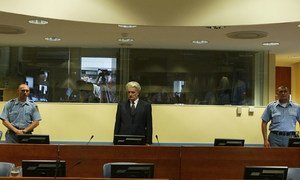 Radovan Karadzic devant le tribunal en juillet 2008. Photo TPIY