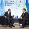Пан Ги Мун и Петр Порошенко на Саммите по ядерной безопасности в Вашингтоне Фото ООН/Эскиндер Дебебе