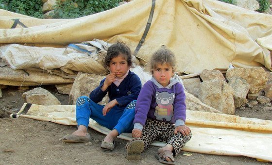 من الأرشيف: أصبح هؤلاء الأطفال بلا مأوى في أواخر مارس 2016 عندما دمرت السلطات الإسرائيلية 53 مبنى في التجمع السكاني الفلسطيني في خربة طانا، الواقعة في المنطقة ج من الضفة الغربية المحتلة.