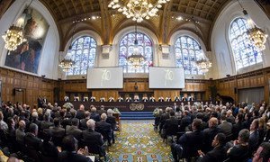 La grande salle de justice du Palais de la Paix, à La Haye, siège de la Cour internationale de Justice (CIJ), lors de la séance solennelle commémorant le 70e anniversaire de la Cour. Photo Frank van Beek/