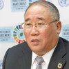 中国气候变化特别代表解振华22日在联合国纽约总部举行记者会。联合国/Fred Fath