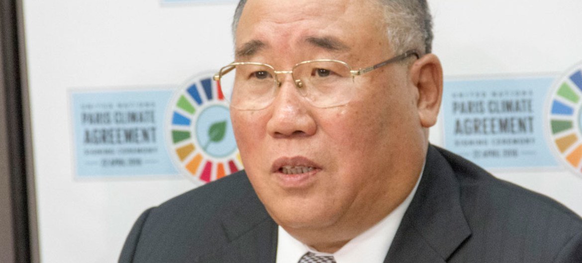中国气候变化特别代表解振华22日在联合国纽约总部举行记者会。联合国/Fred Fath
