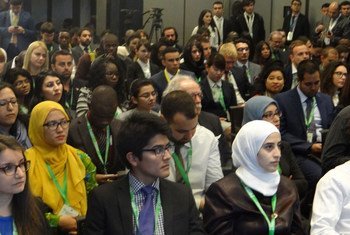 Environ 150 représentants de la jeunesse participent au Forum mondial de l'Alliance des civilisations des Nations Unies (UNAOC)à Bakou, en Azerbaïdjan en avril 2016. Photo Masayoshi Suga/ONU
