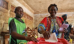A woman in the Central African Republic votes in the second round of presidential elections on 14 February 2016.
