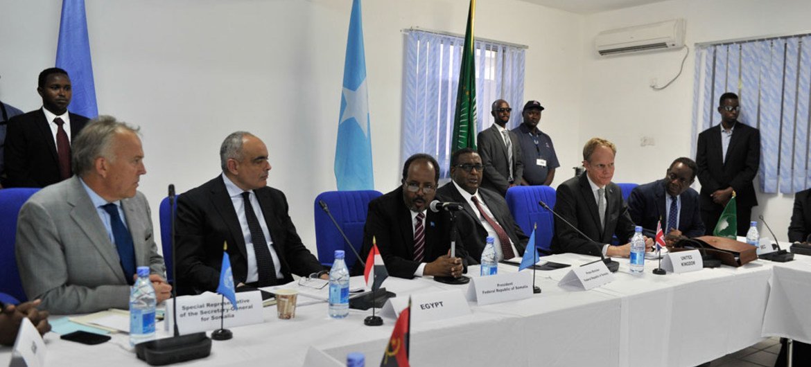 安理会代表团会见索马里领导人。联合国图片/Omar Abdisalan