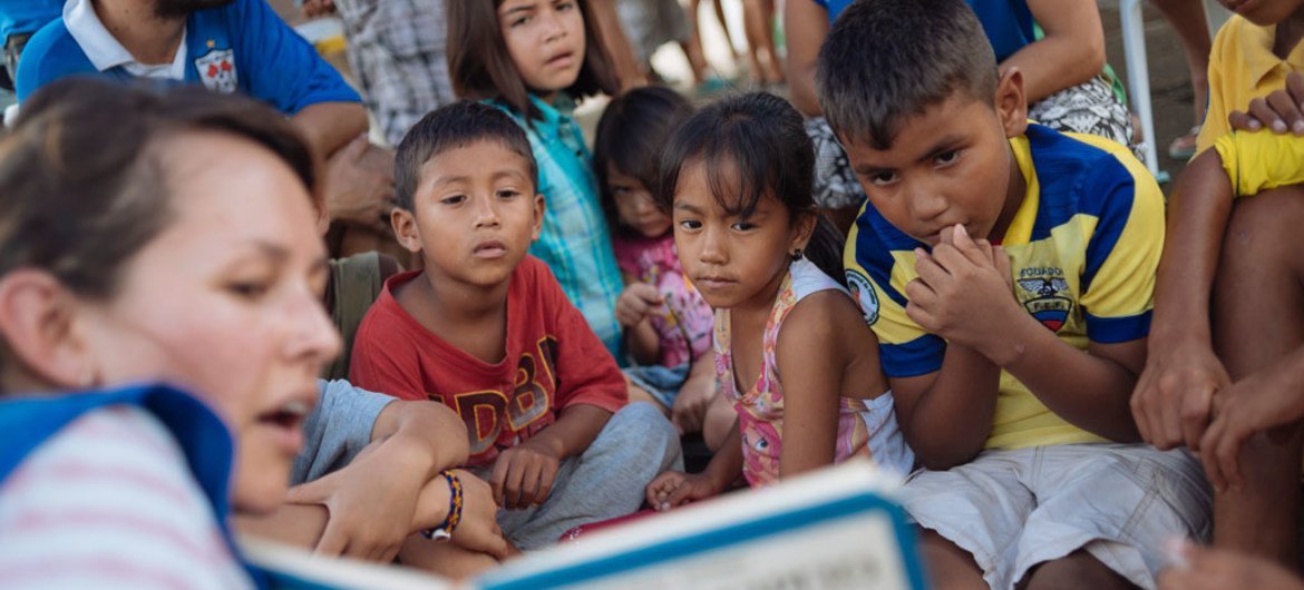 أطفال  في ملجأ للمتضررين من الزلزال الذي ضرب الإكوادور في أبريل 2016. المصدر: اليونيسف / سانتياغو أركوس