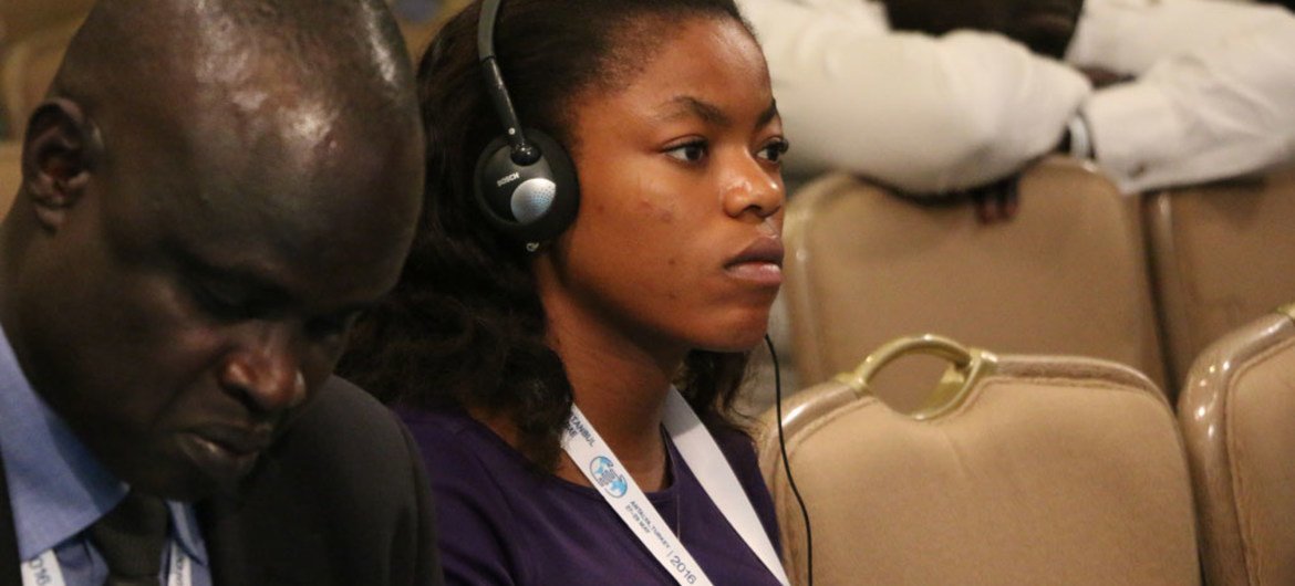 Maribel Ibule Djole, une journaliste d'un organe de presse de Guinée Equatoriale, Ebano, lors d'une conférence de presse à Antalya, en Turquie. Photo ONU/Stephanie Coutrix